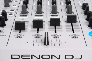 DENON DJ DDE SCLIVE4-WH - Système DJ autonome 4 voies avec écran tactile 7" W
